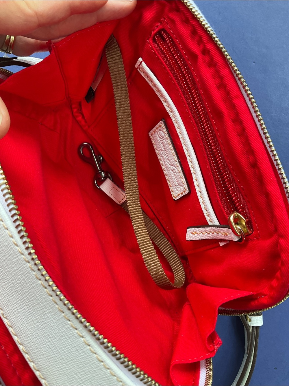 Dooney & Bourke small white purse - Picture 7 of 11